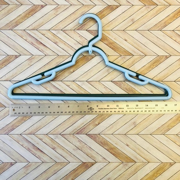 Vintage Swivel Head Plastic Hangers Set of 2 - Picture 6 of 6